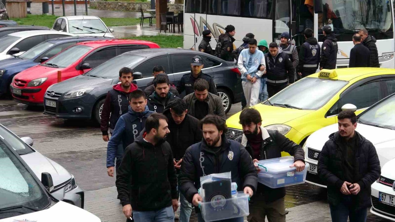 "Çekilişle cep telefonu kazandınız" diyerek 1,5 milyon lira dolandırdılar