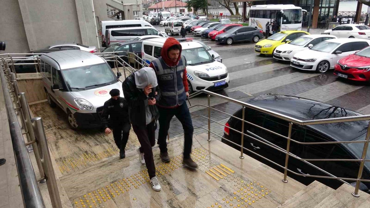 "Çekilişle cep telefonu kazandınız" diyerek 1,5 milyon lira dolandırdılar