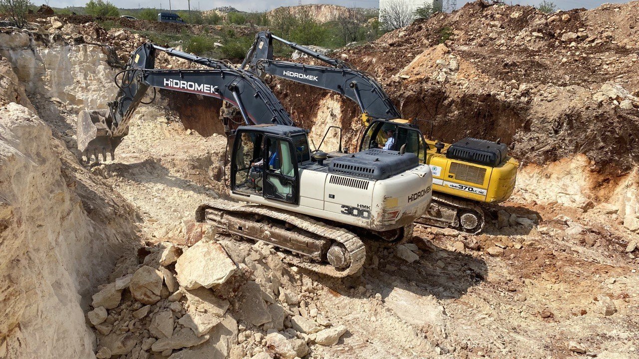 25 bin kalıcı konutun yapılacağı Karadağ’da iş makineleri çalışmaya başladı