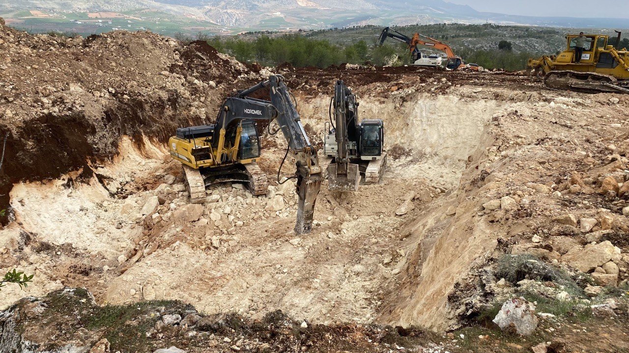 25 bin kalıcı konutun yapılacağı Karadağ’da iş makineleri çalışmaya başladı