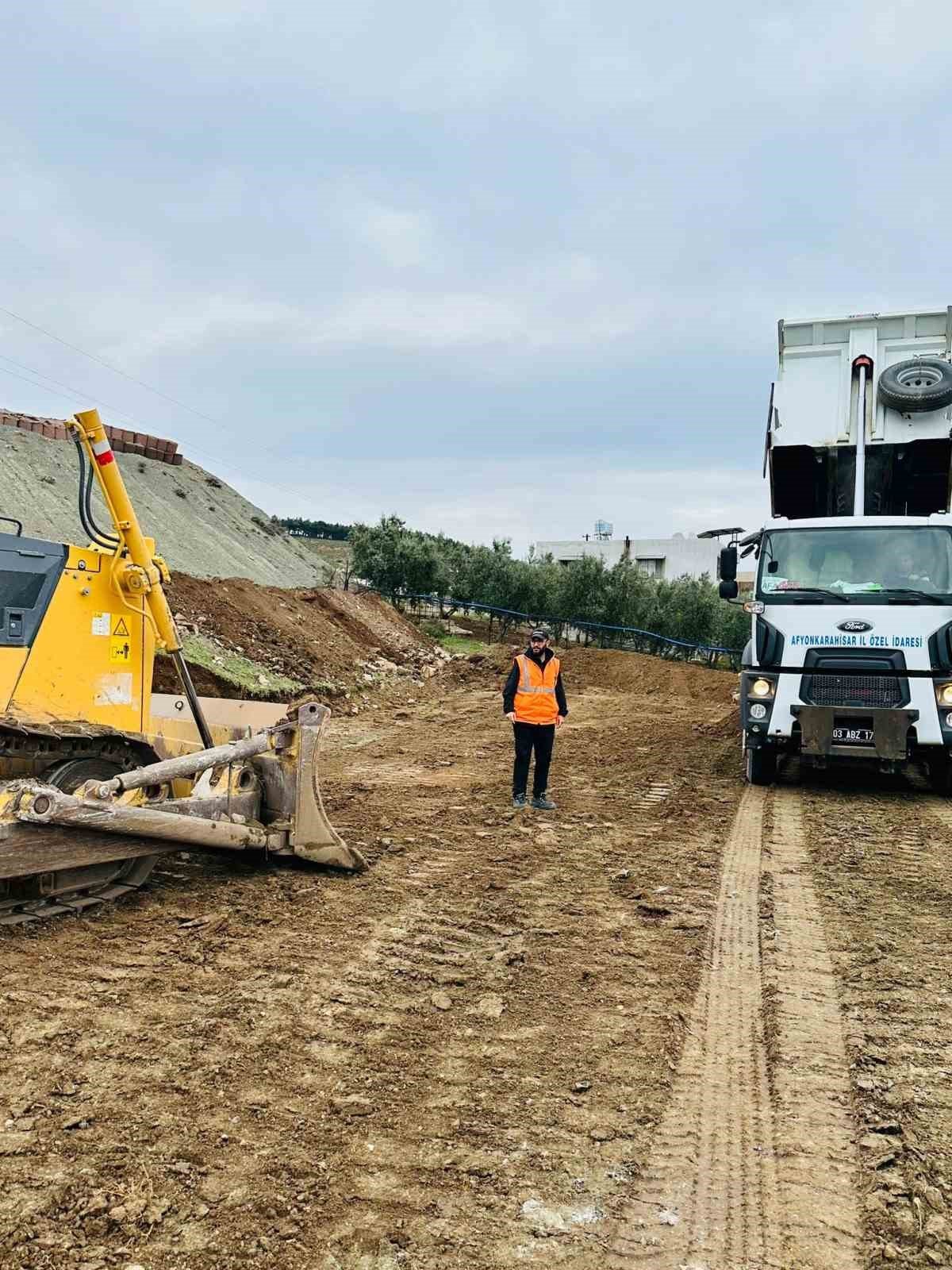 İl Özel İdaresi ekipleri çadırkent ve konteyner altyapı çalışmalarını sürdürüyor