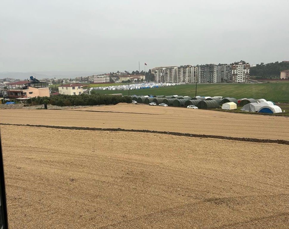 İl Özel İdaresi ekipleri çadırkent ve konteyner altyapı çalışmalarını sürdürüyor