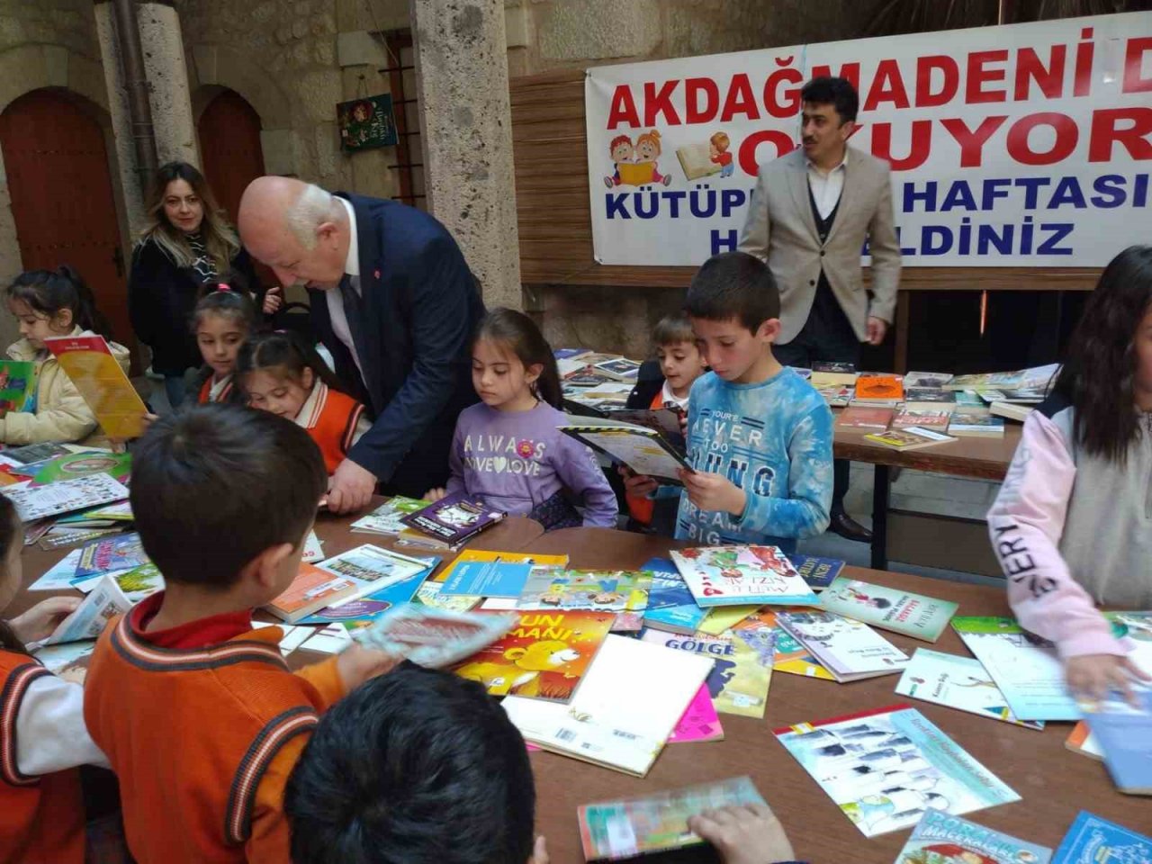 Akdağmadeni’nde öğrencilere Kütüphane Haftası etkinliği düzenlendi