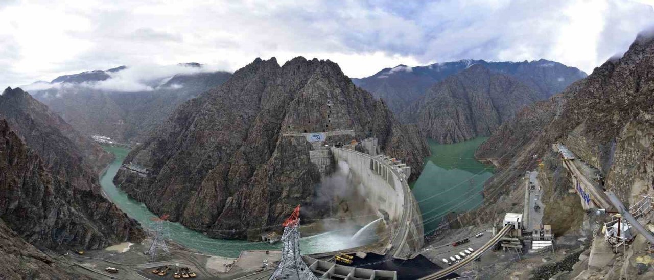 Yusufeli Barajı’nda su seviyesi 90 metreyi aştı