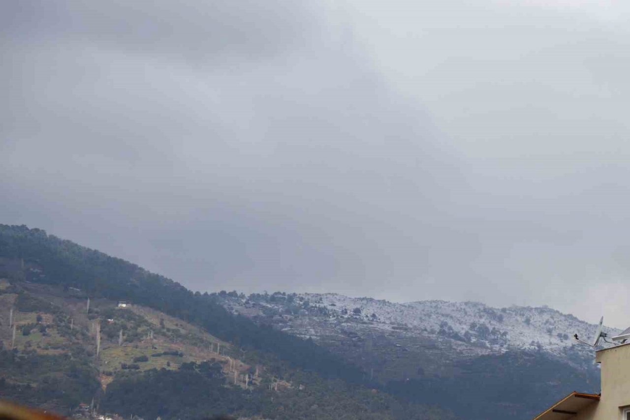 Aydın dağları beyaza büründü