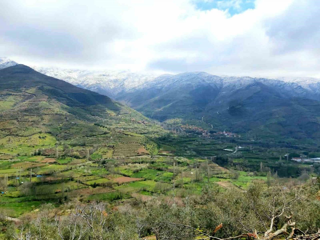Bahar ve kış aynı kareye yansıdı