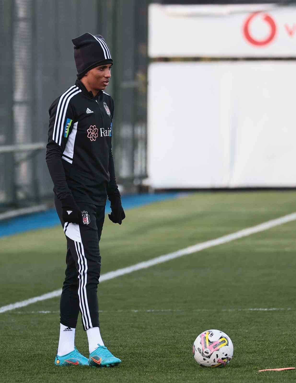 Beşiktaş kondisyon ve taktik çalıştı