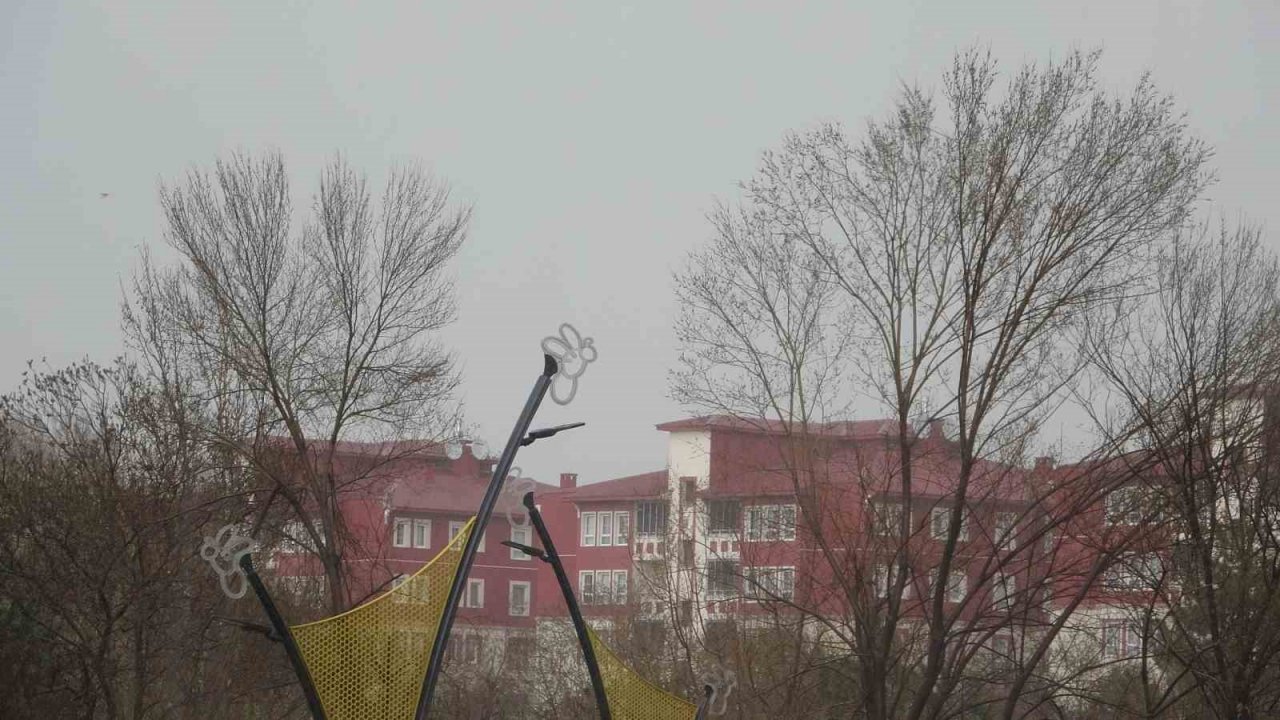 Bingöl’de dolu ve fırtına