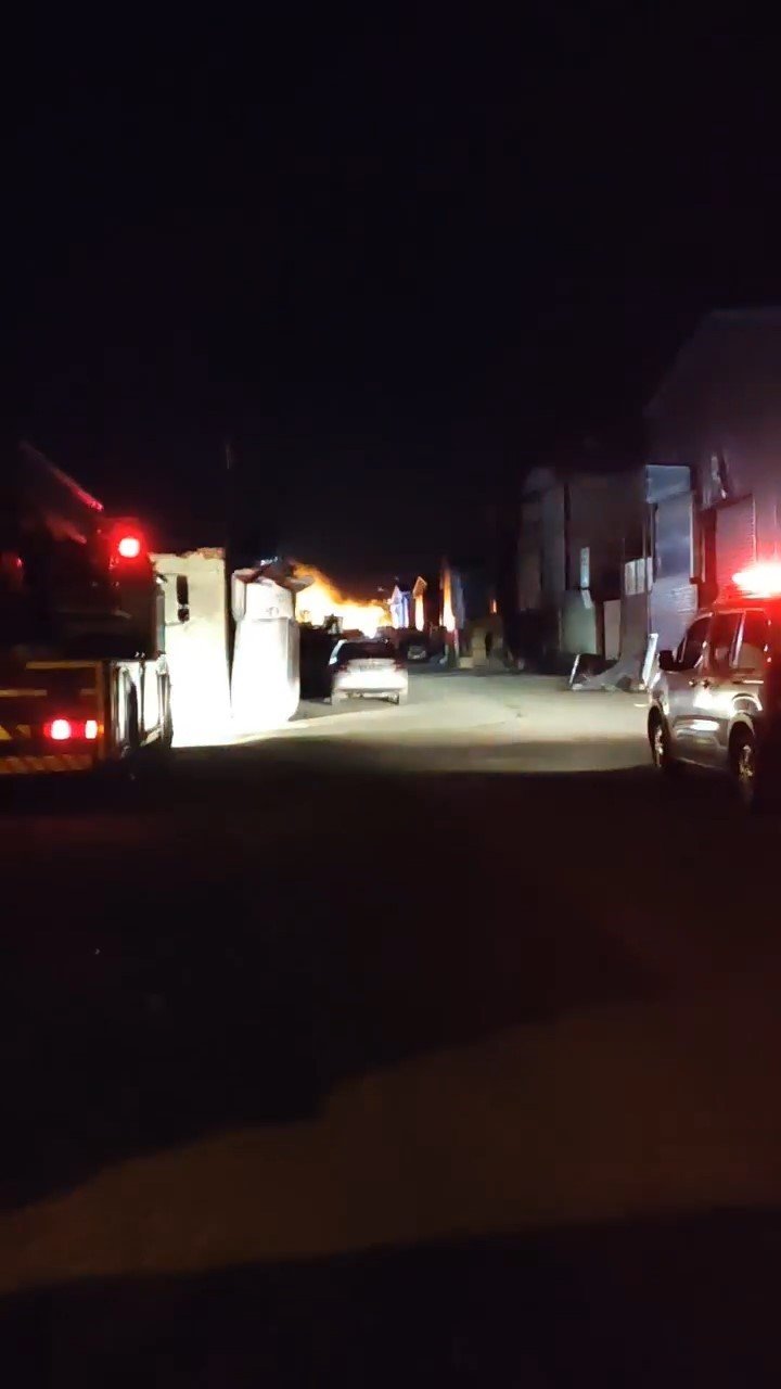 Bursa’da geri dönüşüm deposunda korkutan yangın