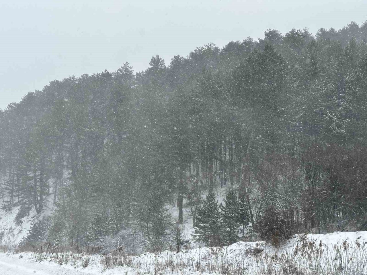 Çankırı’nın yüksek kesimlerinde kar yağışı etkili oldu