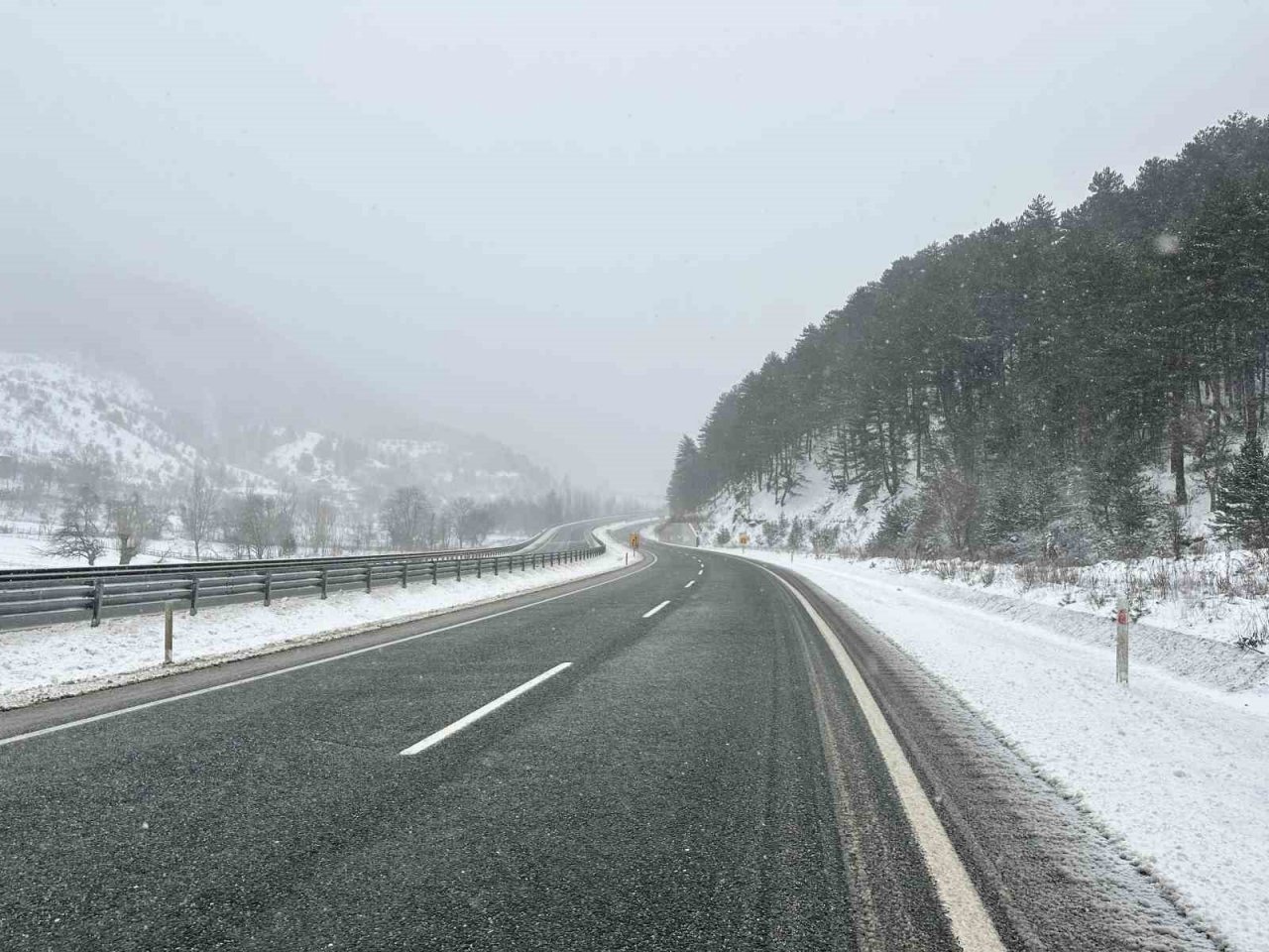 Çankırı’nın yüksek kesimlerinde kar yağışı etkili oldu
