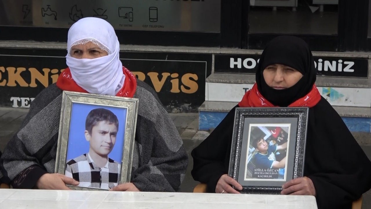 Aileler fırtınaya rağmen eylemlerine devam etti