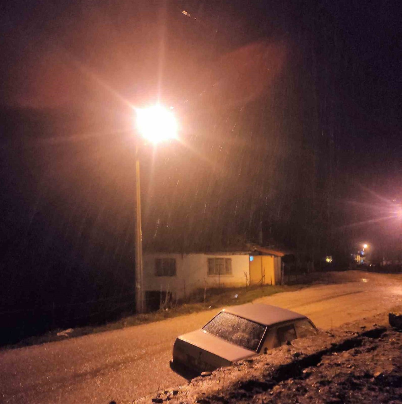 Denizli’ye Mart sonunda kar sürprizi