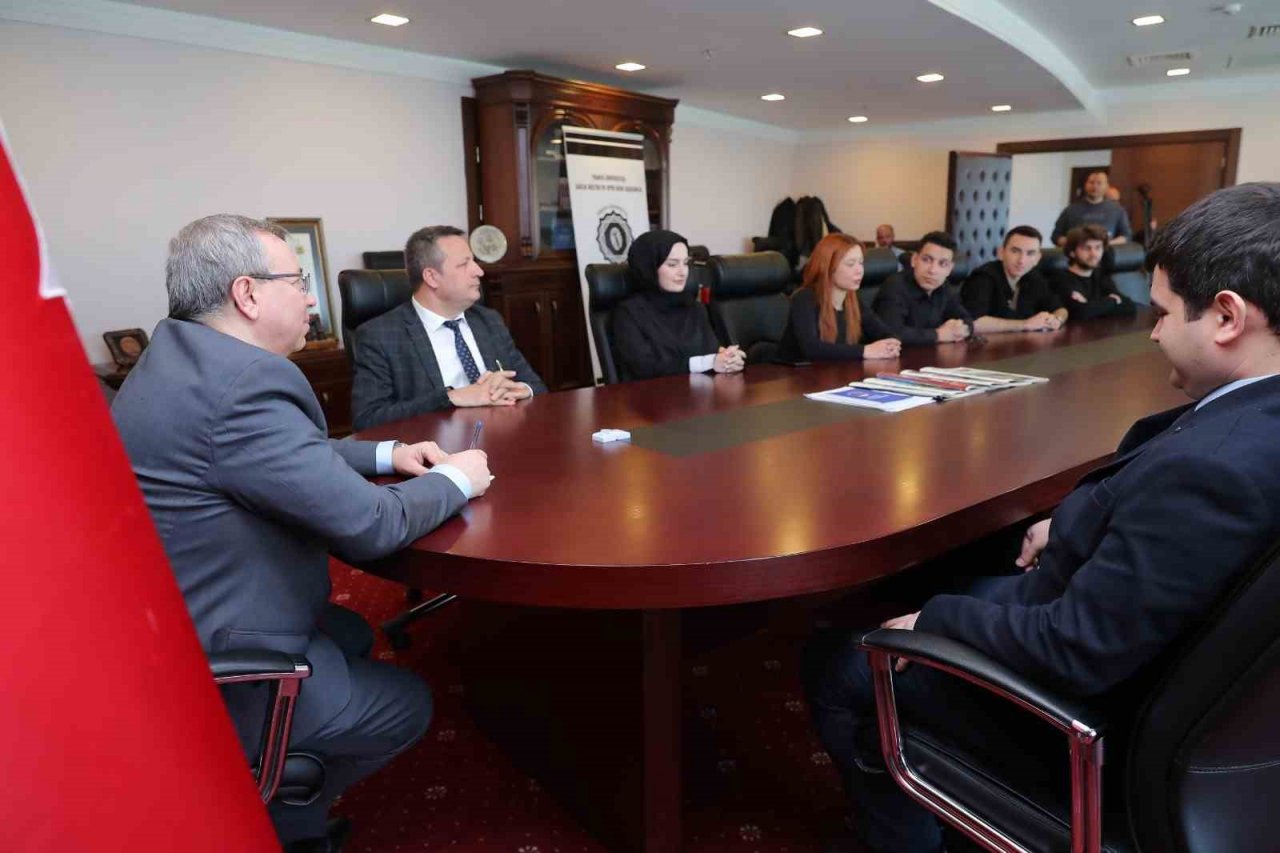 Edirne’de roket tasarlayan üniversiteliler finalde yarışacak