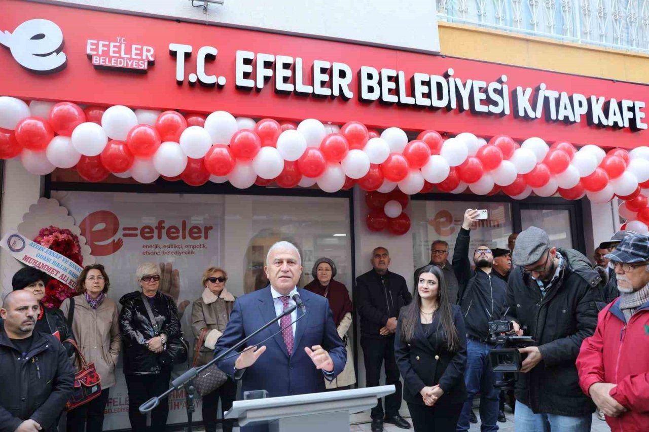 Efeler’de 11’inci Kitap Kafe açıldı
