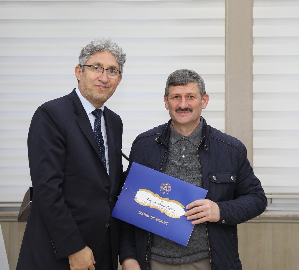 ERÜ’den 2022 yılında bilimsel proje ödülü alan akademisyenlere teşekkür