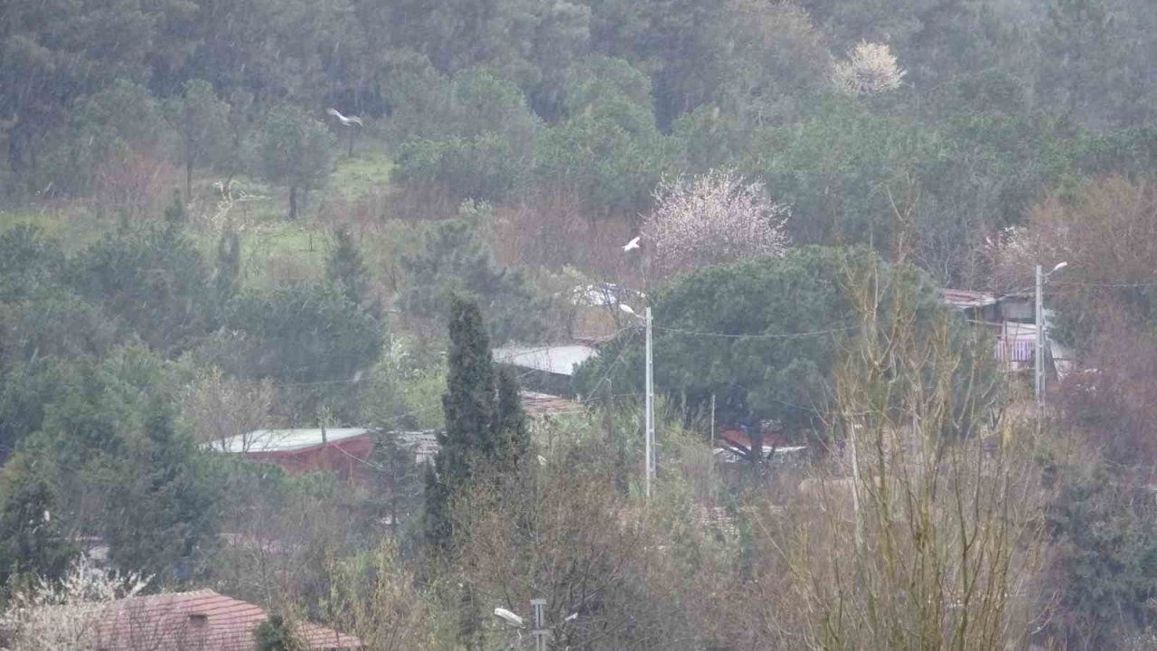 Ramazan ayında İstanbul’a kar yağdı