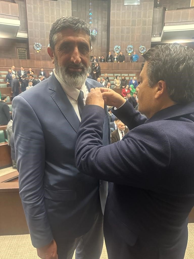 İYİ Parti’den istifa eden meclis üyesi AK Parti’ye katıldı