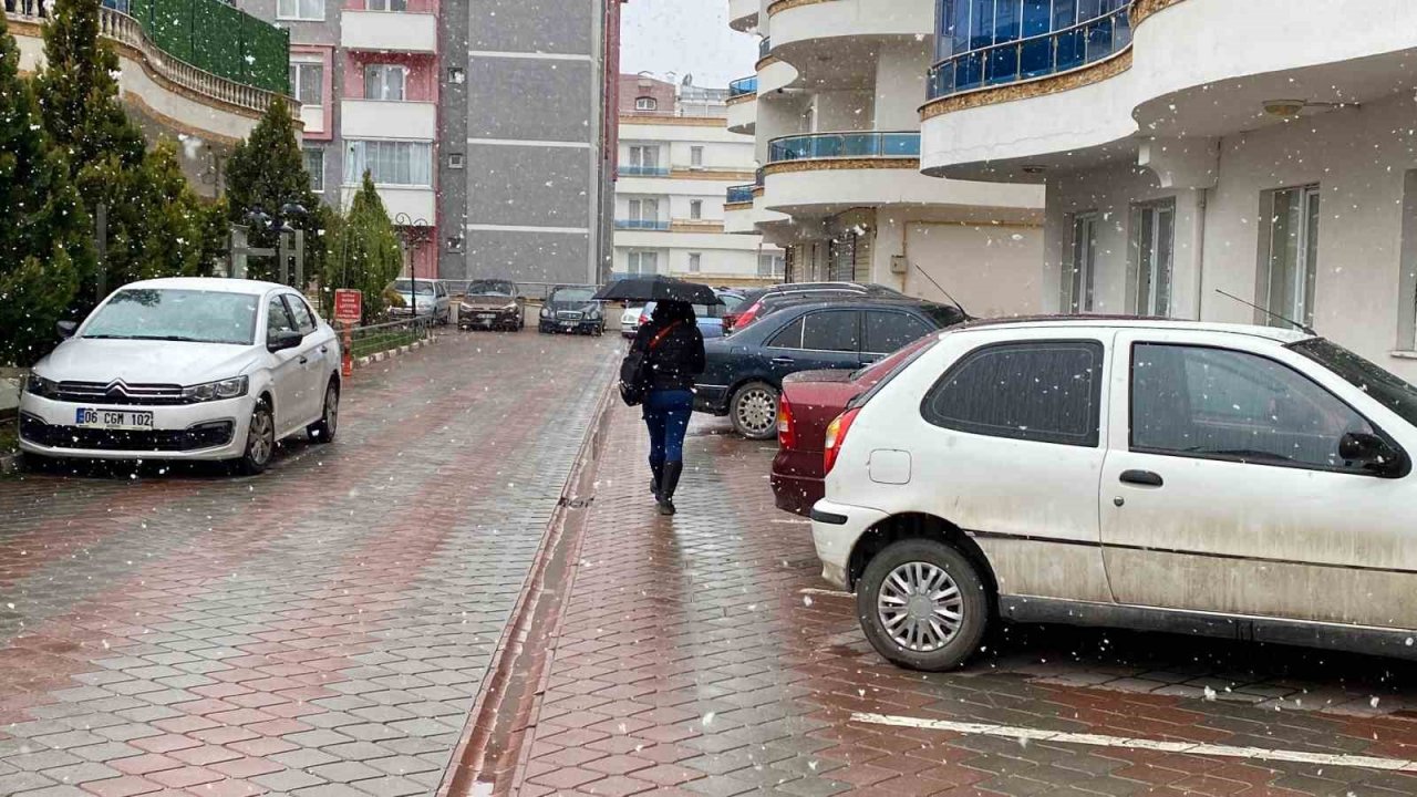 Kastamonu’da kar yağışı etkili oluyor
