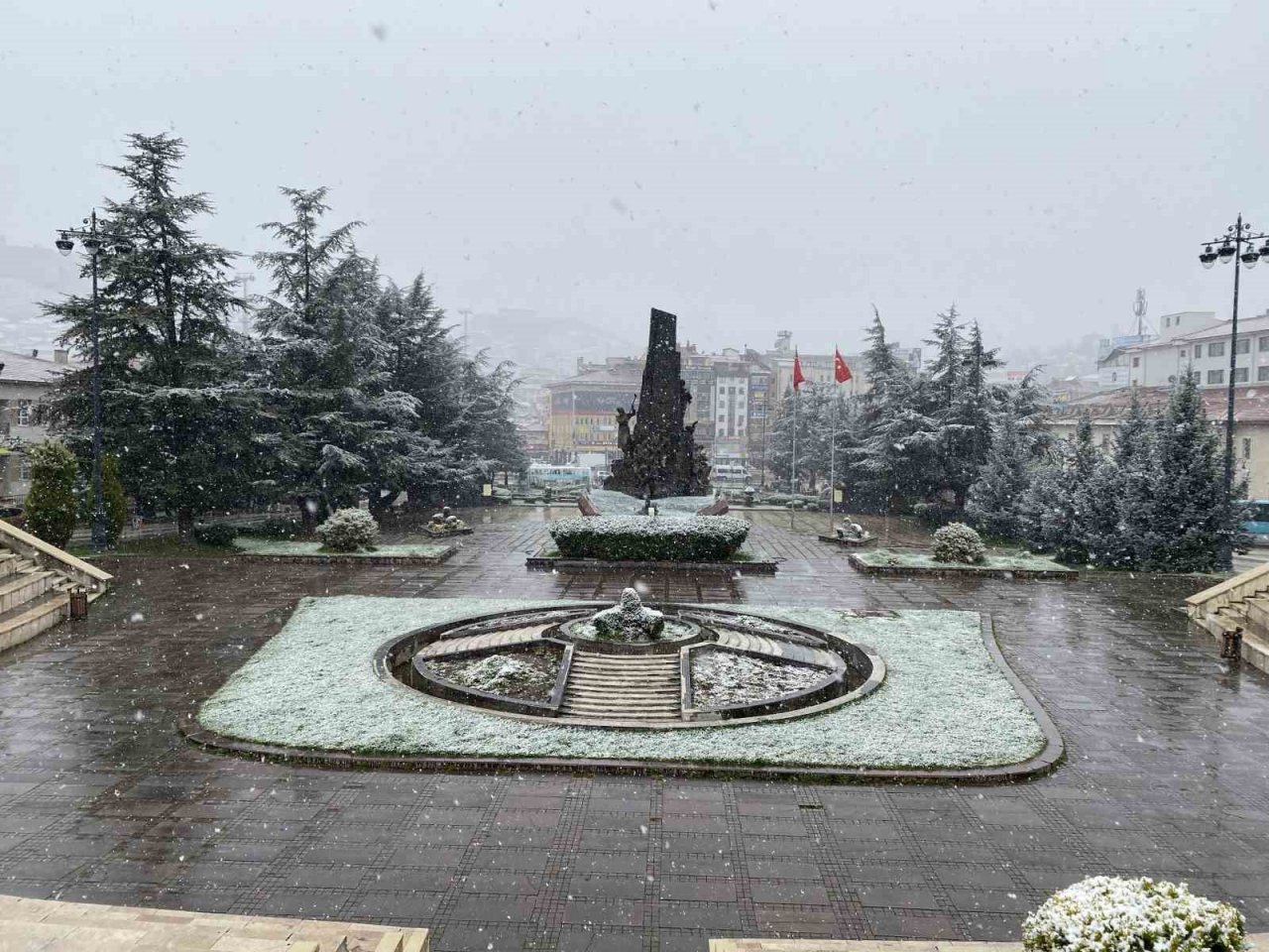 Kastamonu’da kar yağışı etkili oluyor