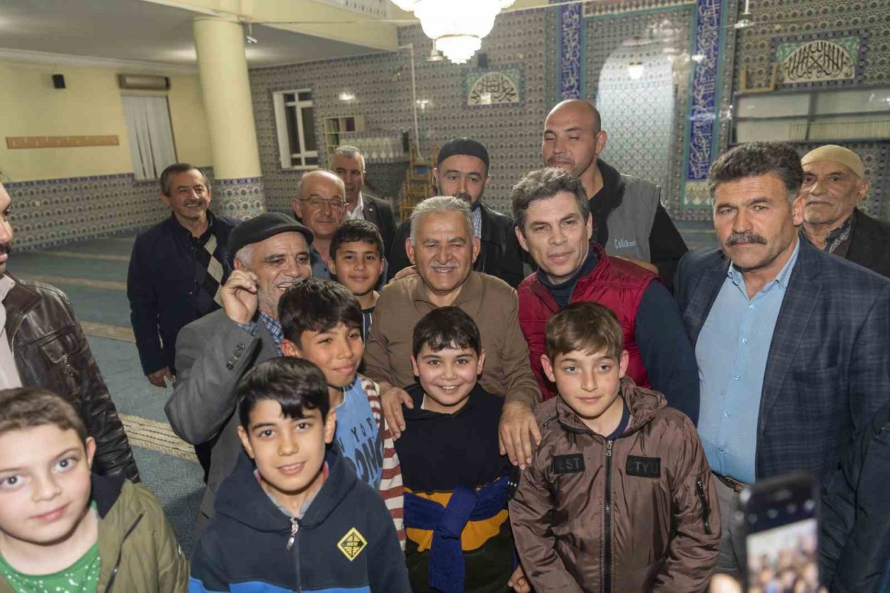 Başkan Büyükkılıç, Ramazan’ın bereketini vatandaşla yaşıyor