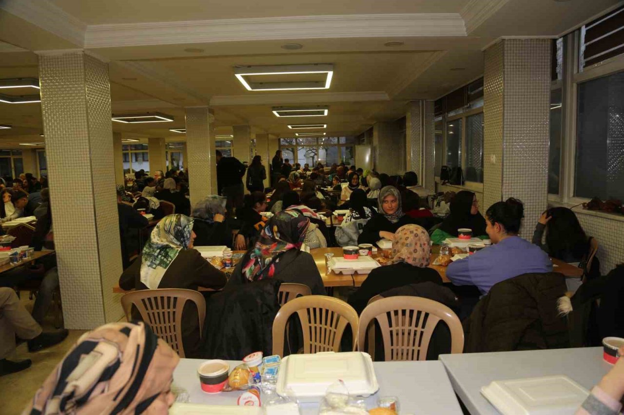 Vatandaşlardan Büyükkılıç’a ‘iftar sofrası’ teşekkürü