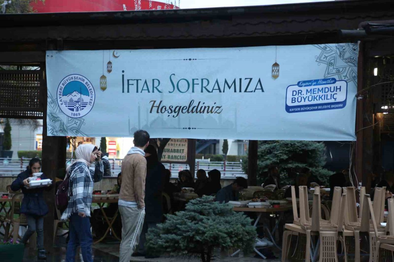 Vatandaşlardan Büyükkılıç’a ‘iftar sofrası’ teşekkürü