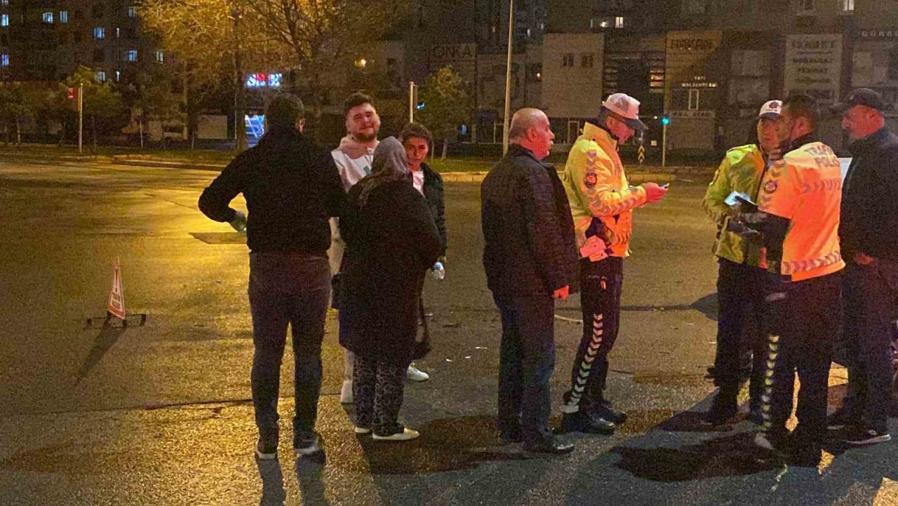 Yeni aldığı otomobiliyle kaza yapan sürücü gözyaşlarına boğuldu