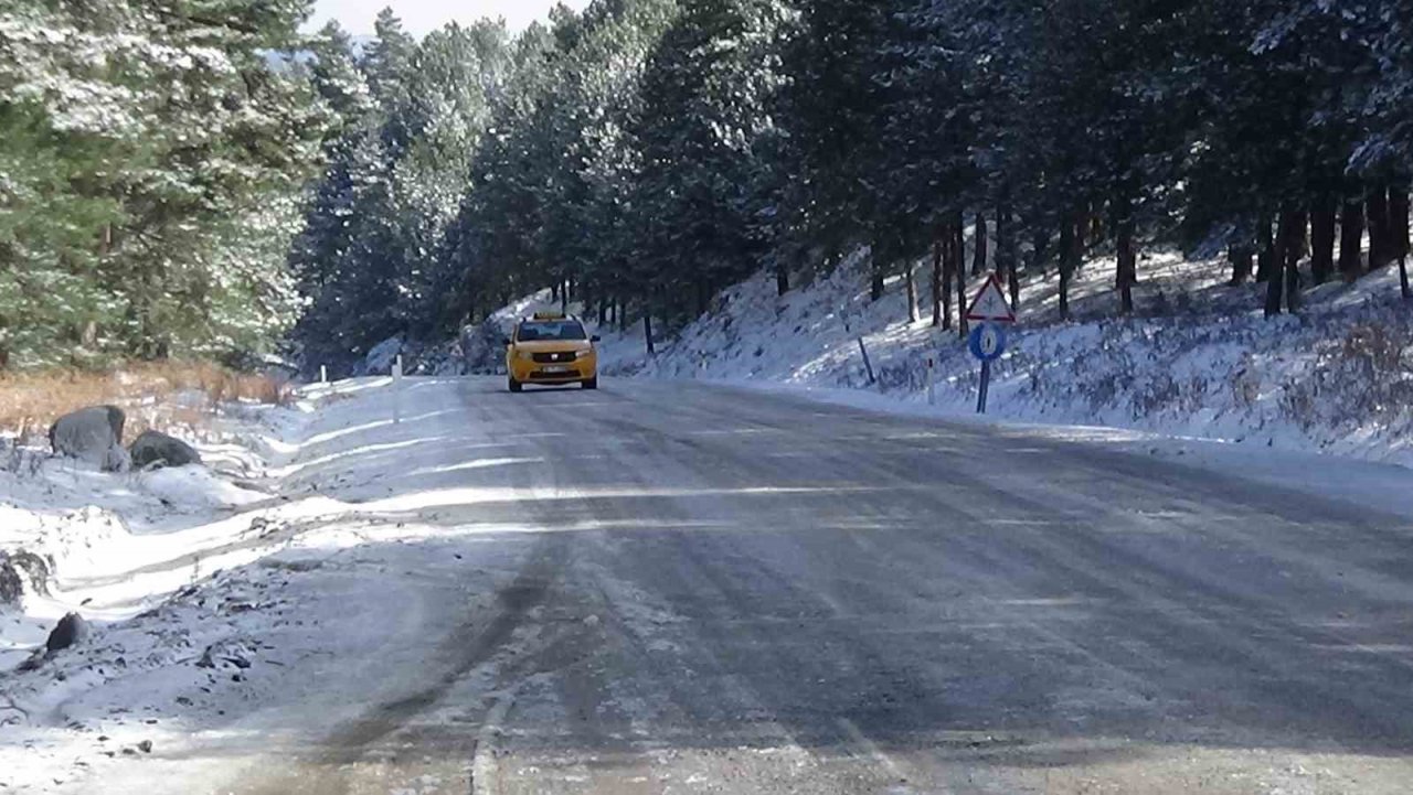 Kazdağları’nda sürpriz kar yağışı