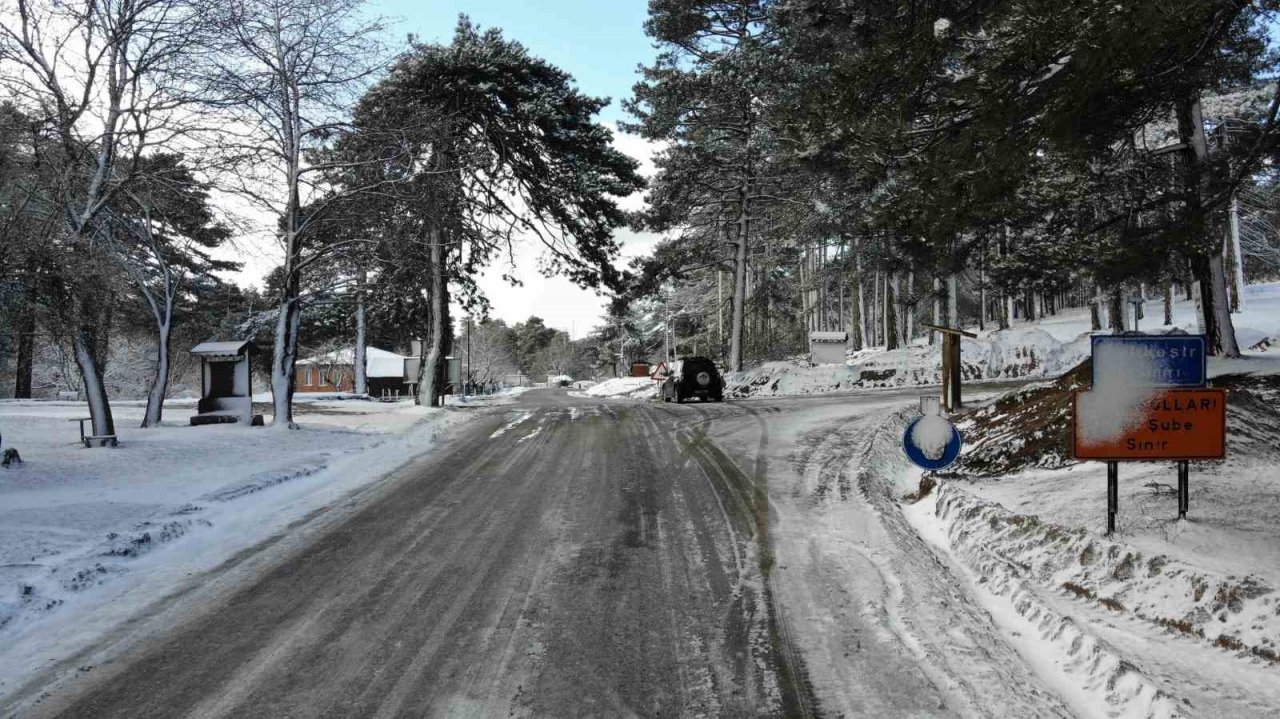 Kazdağları’nda sürpriz kar yağışı