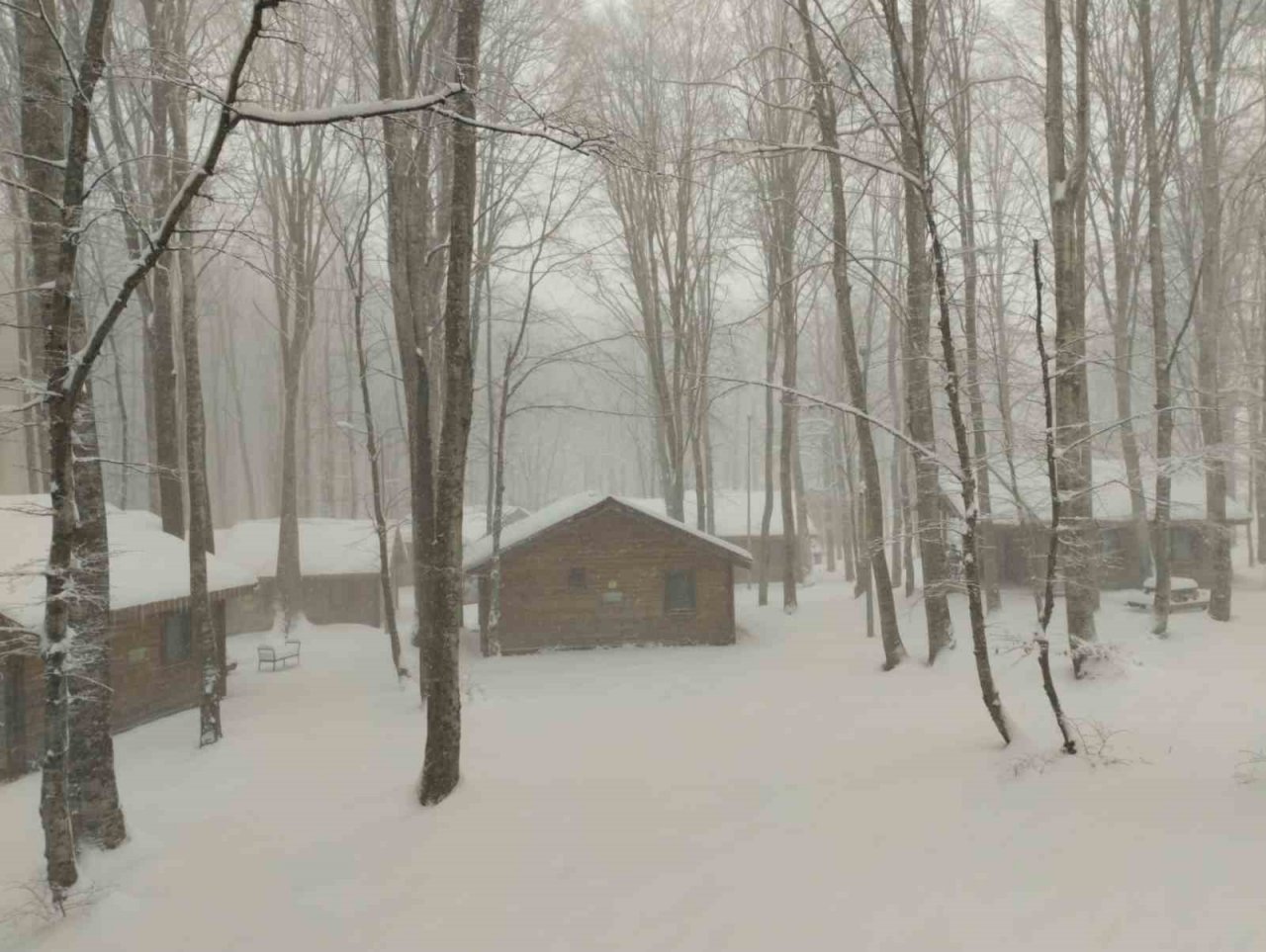 Bahar ayında Kocaeli beyaza büründü, kar kalınlığı 30 santimi aştı