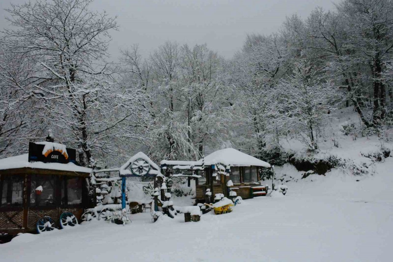 Samanlı Dağları’nın karla kaplı manzarası mest etti