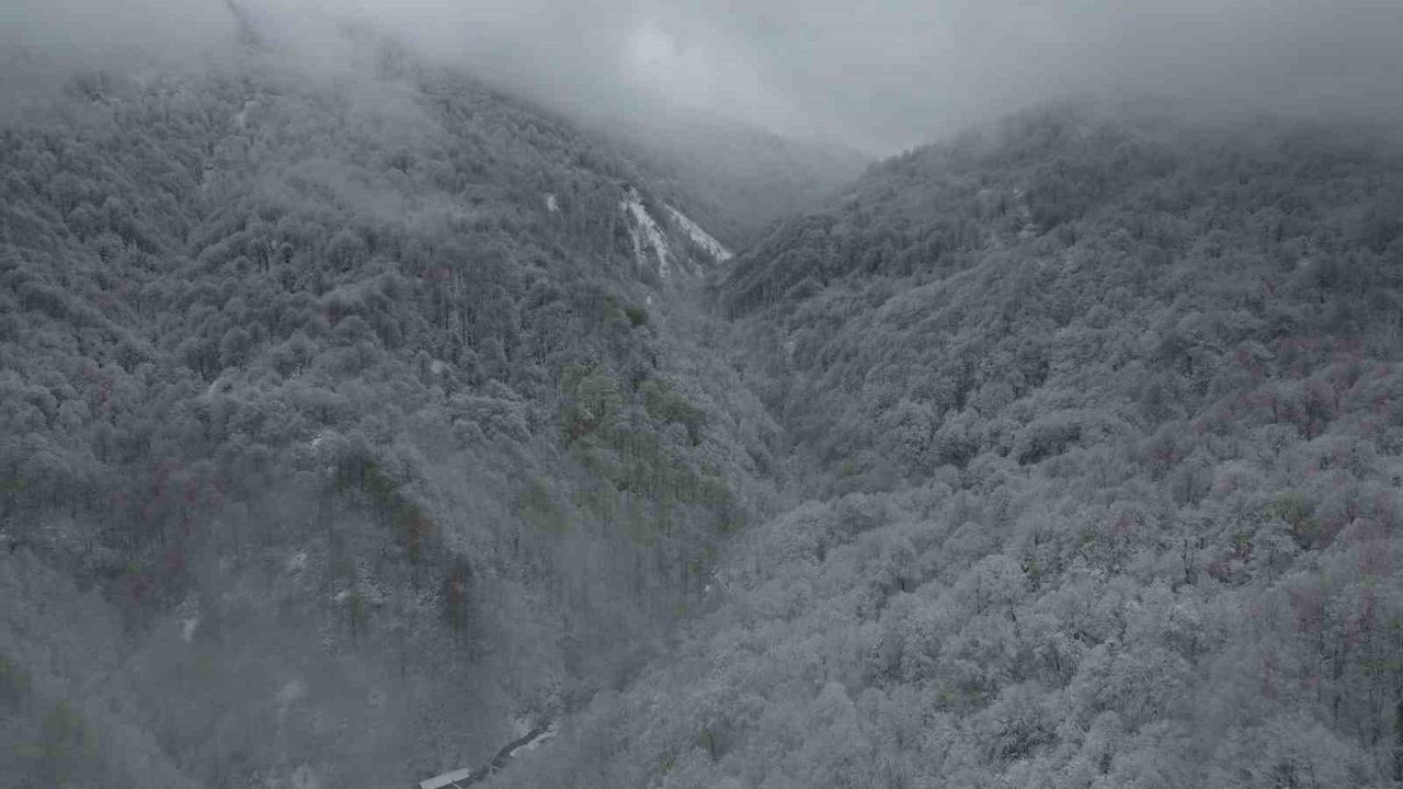 Samanlı Dağları’nın karla kaplı manzarası mest etti