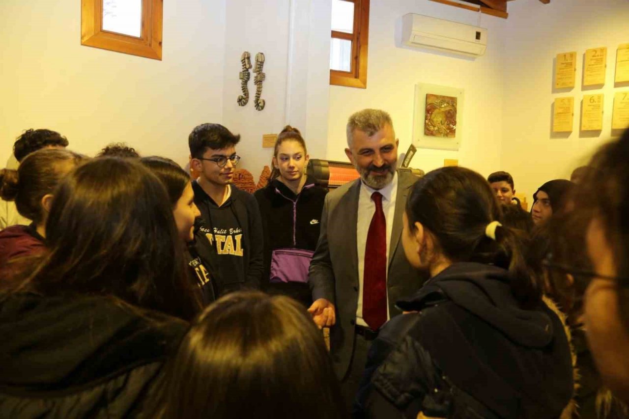 Gölcük’te kitap tutkunları ödüllendirildi