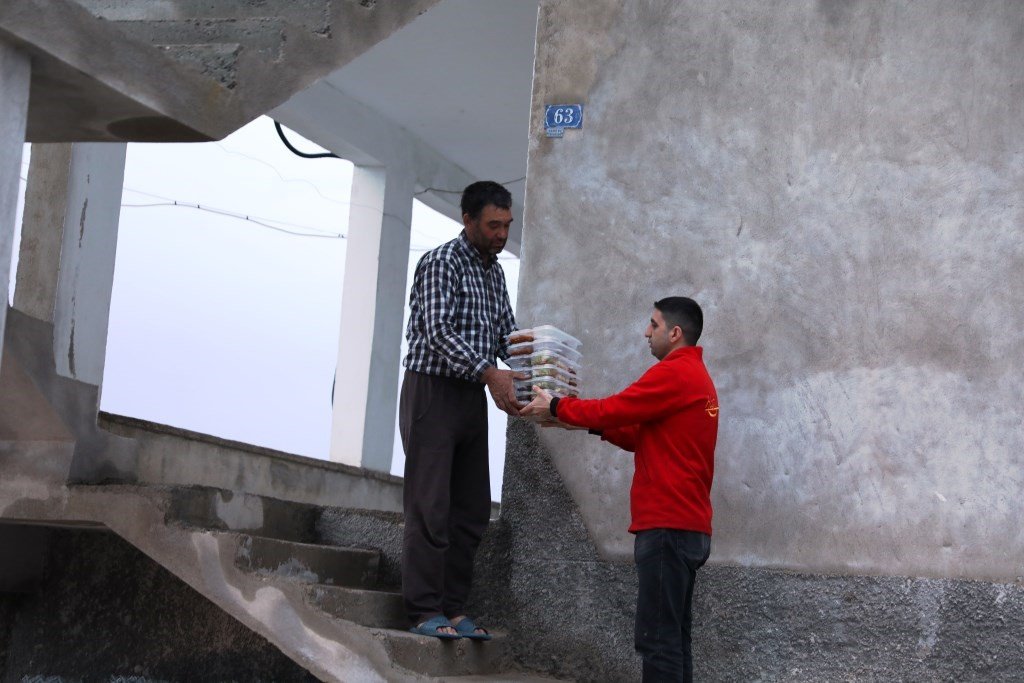 Kocasinan Belediyesi, iftar yemeğini evlere ulaştırdı