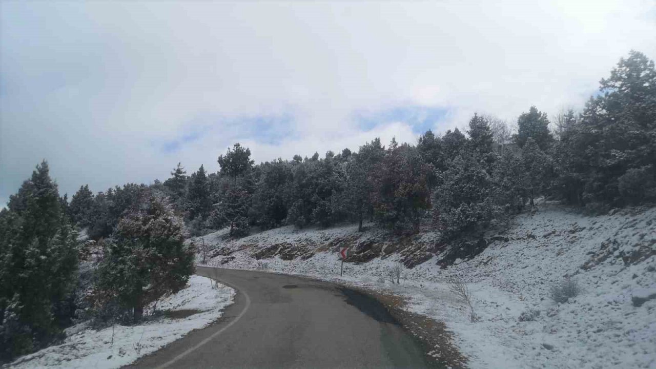 Denizli baharın ortasında beyaz gelinliğini giydi