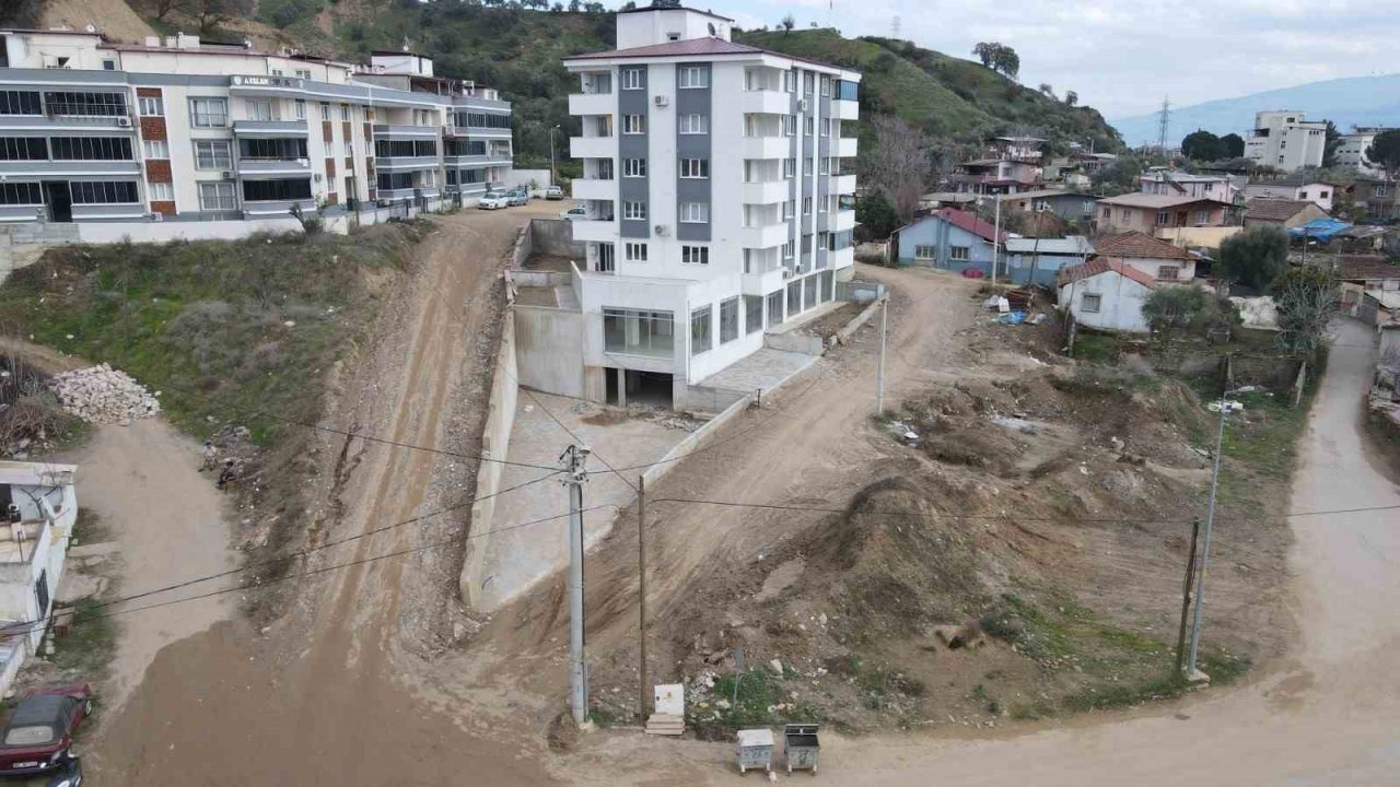 Nazilli’de yol çalışmaları devam ediyor