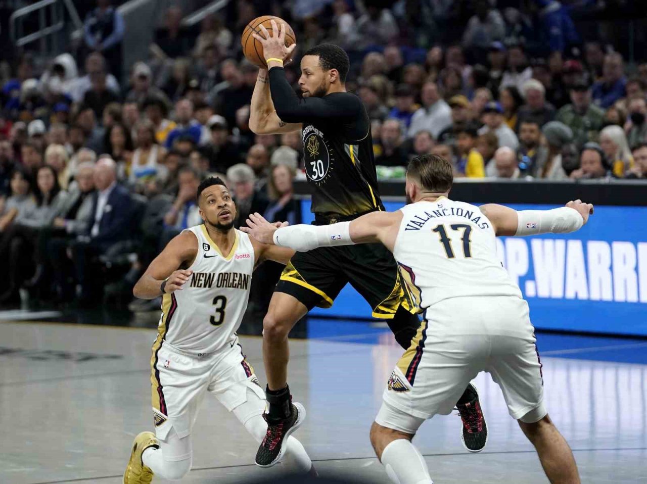 New Orleans’ı mağlup eden Golden State, yeniden play-off potasına girdi