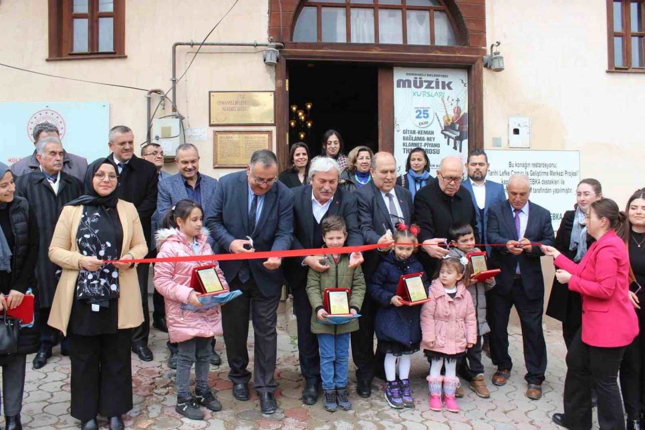 Osmaneli’nde ’Halk Kütüphanesi’ yeni yerinde hizmete açıldı