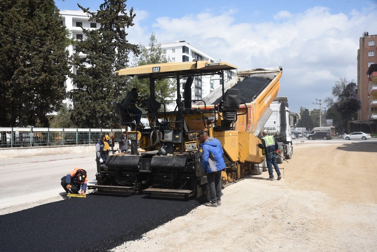 Osmaniye’de yol genişletme ve kavşak yapımına başladı