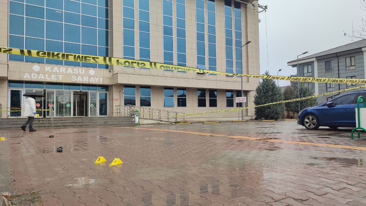 Adalet Sarayı önünde kayınvalidesini silahla yaralamıştı, tutuklandı