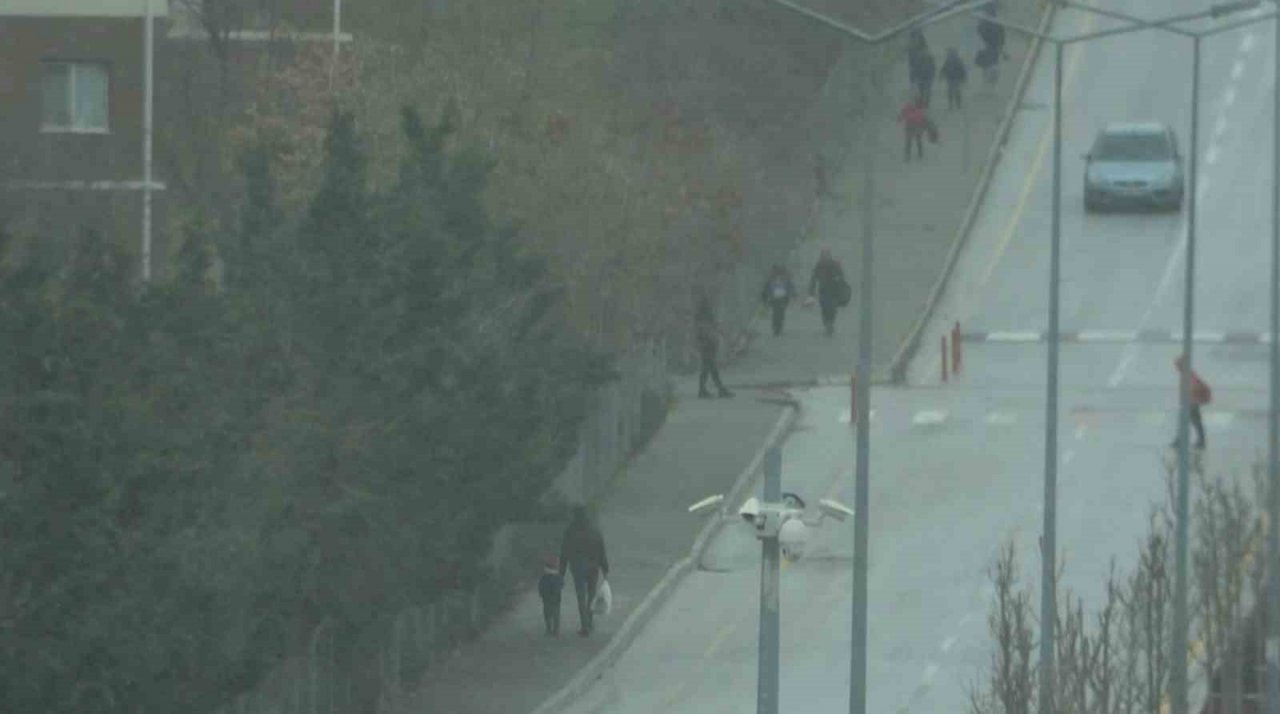 Aksaray’da rüzgar ve kar yağışı etkili oluyor