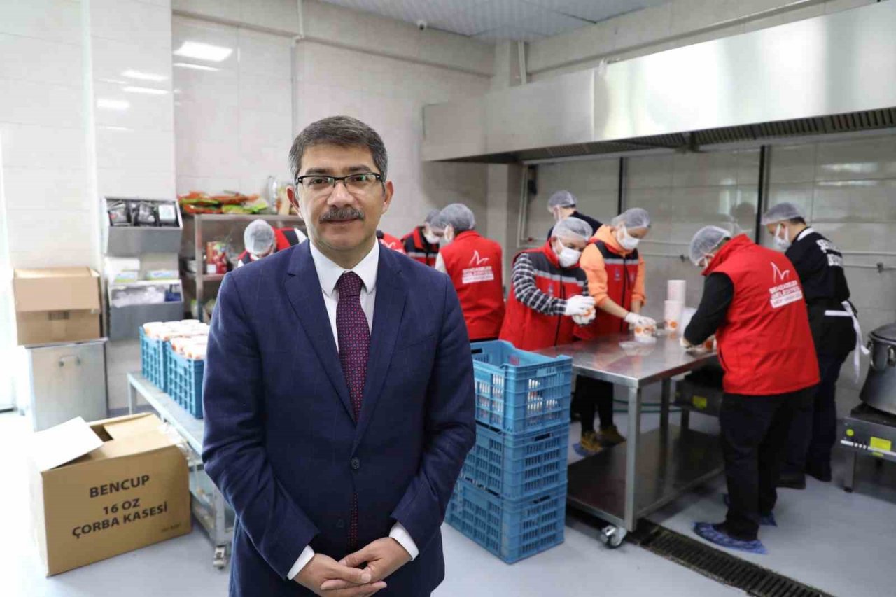 Şehzadeler hem yaşlılarını hem de depremzedeleri unutmuyor