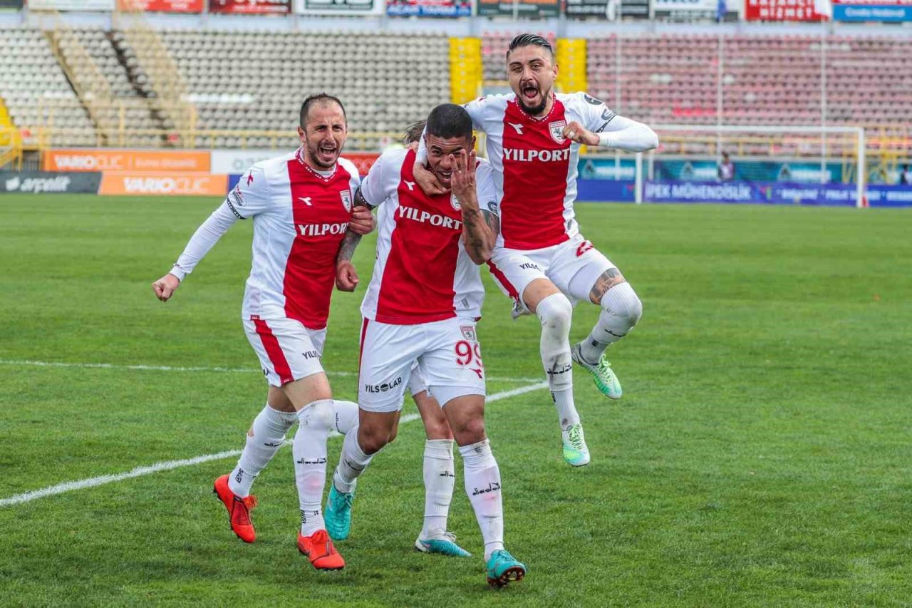 19 maçtır kaybetmeyen Samsunspor adım adım şampiyonluğa