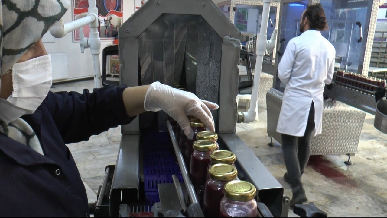 Nar diyarı Oğuzeli’nde ‘nar soslu ürünlerin yasaklanması’ sevinci