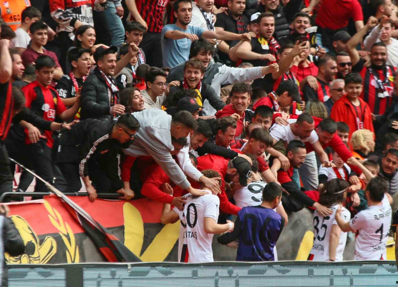 Eskişehirspor’da yeni transferlerle gol sorunu çözüldü