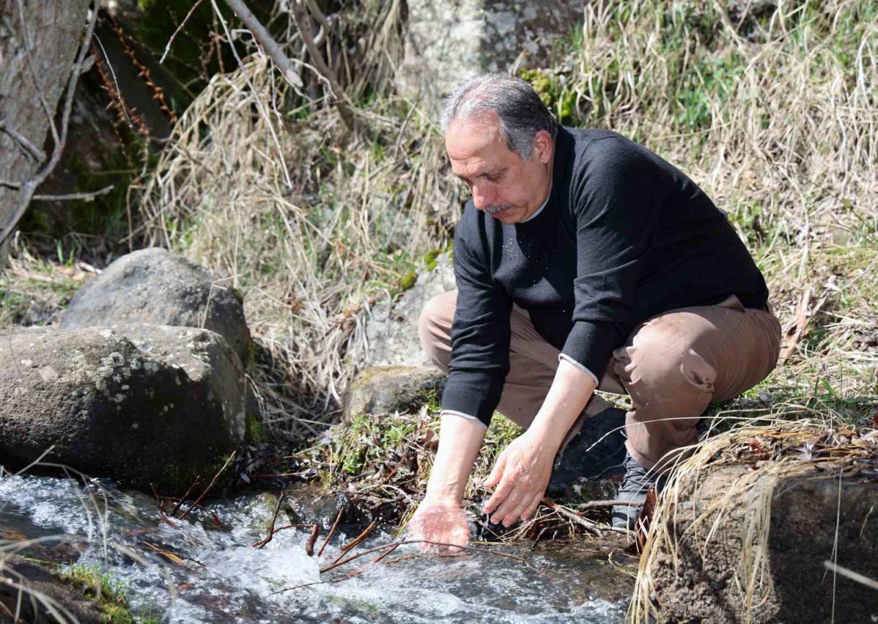Zincidere Göleti su kanallarında 10 yılın temizliği yapılıyor