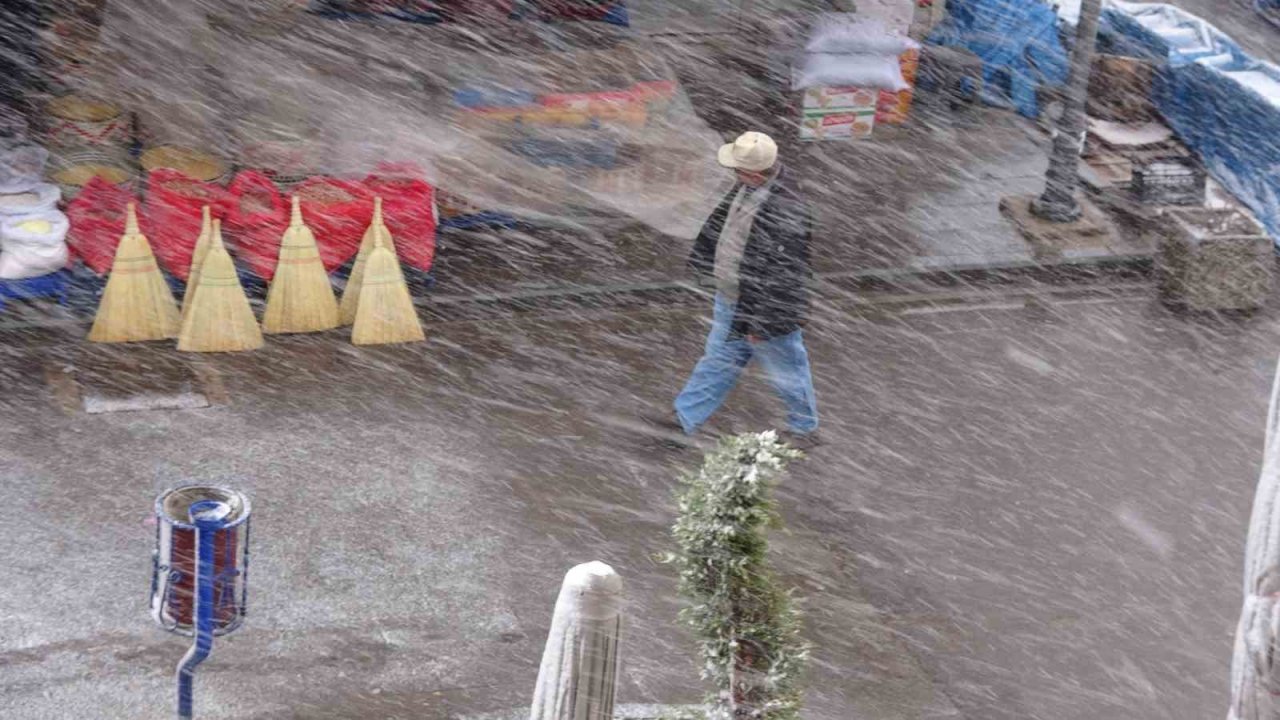 Yozgat’ta kar yağışı etkili oldu