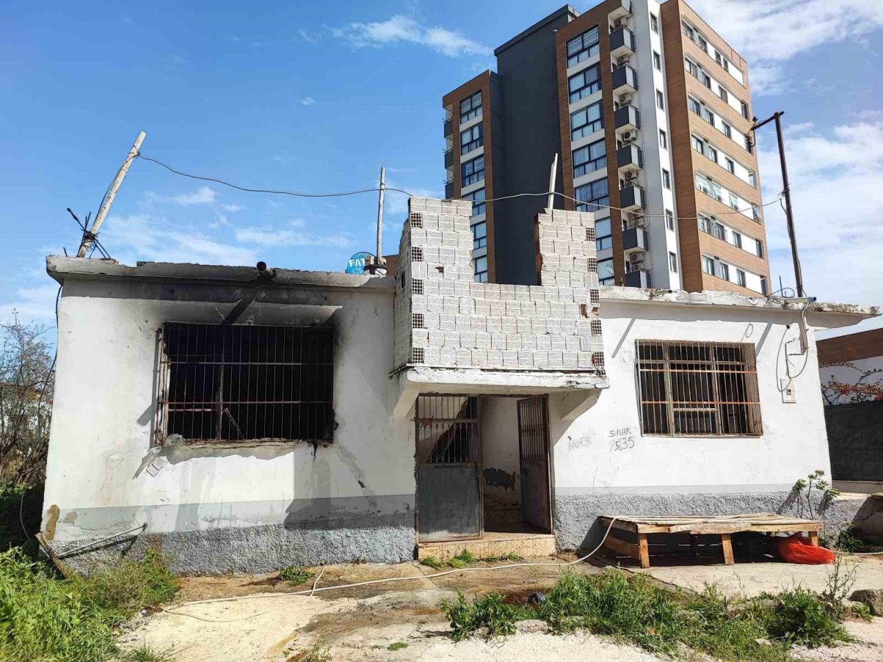 Evi yanan aile kundaklama olduğunu öne sürdü