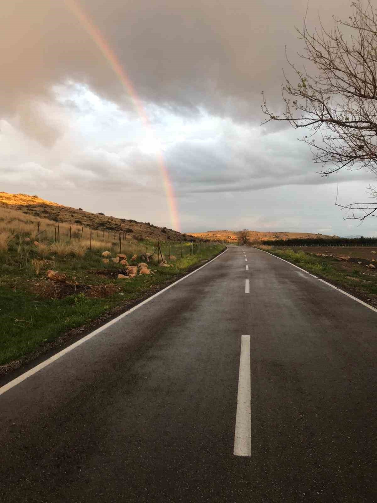 Yağmur sonrası çift gökkuşağı oluştu
